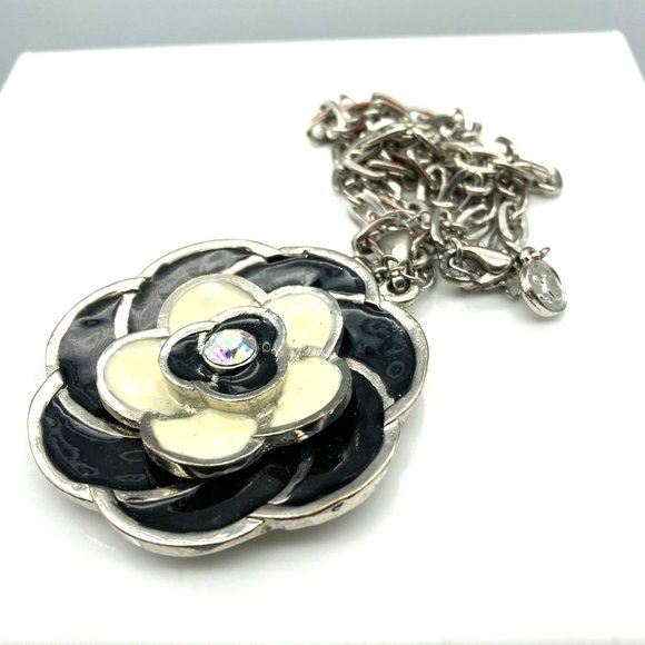 Vintage Dimensional Flower Pendant Necklace, Black and White Enamel Bloom - Picture 2 of 4